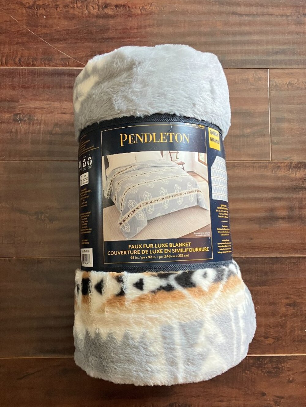 NWT Pendleton Faux Fur Luxe Blanket - QUEEN 98" x 92" - Cross Roads